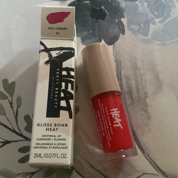 🌶 Fenty Gloss Bomb Heat - Picture 3 of 3